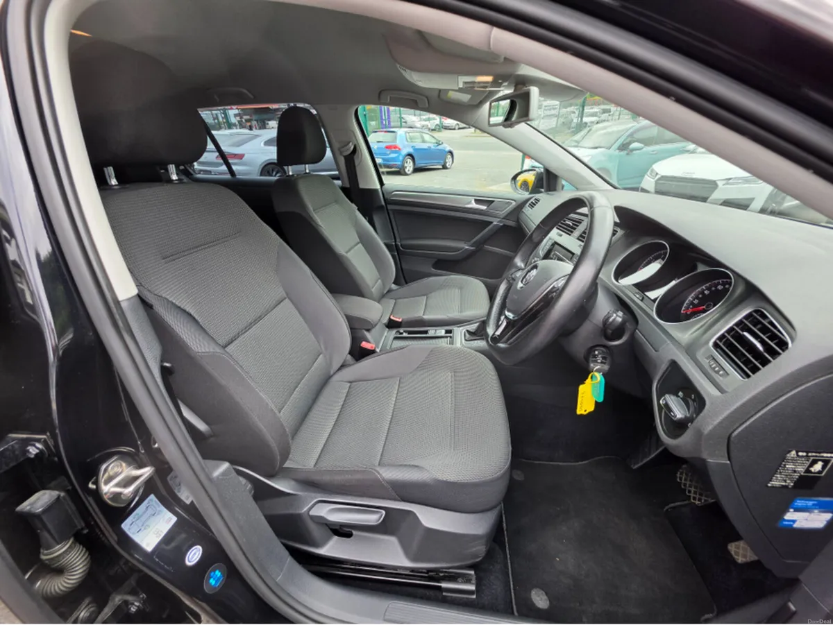 Volkswagen Golf ( 132 ) REG 1.2 TSI AUTO COMFORTLI - Image 4