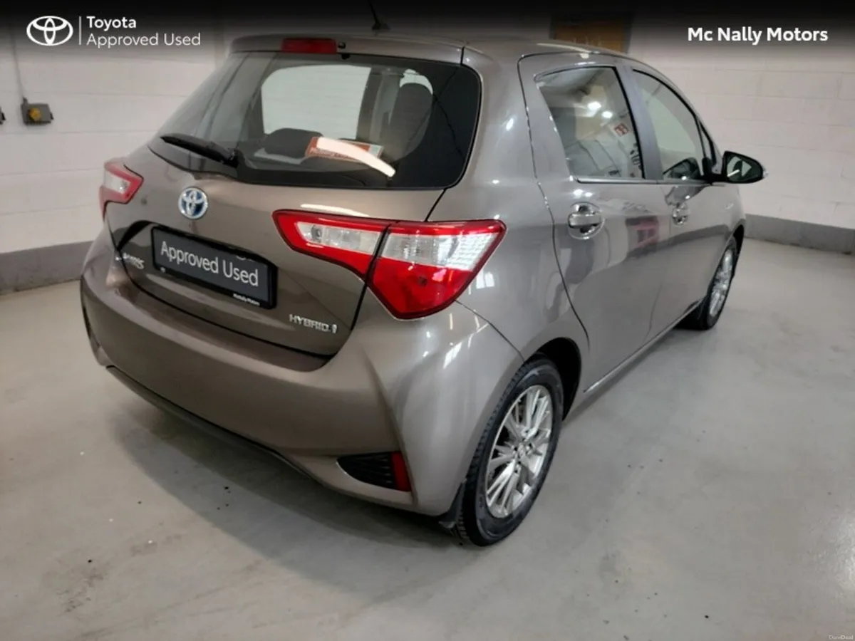 Toyota Yaris HYBRID 5DR LUNA - Image 2