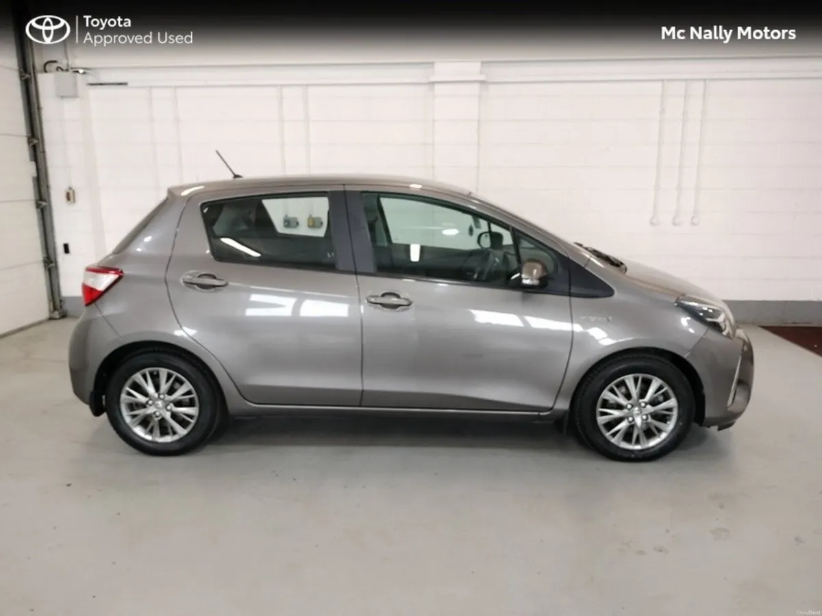 Toyota Yaris HYBRID 5DR LUNA - Image 3