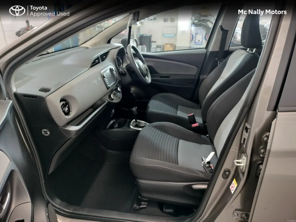 Toyota Yaris HYBRID 5DR LUNA - Image 6