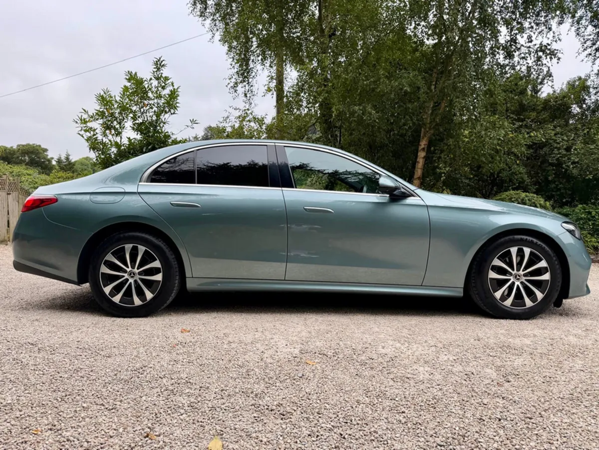 Mercedes-Benz E-Class 220 D AVANTGARDE PLUS - Image 3