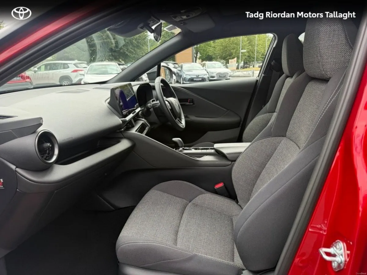 Toyota C-HR PHEV SPORT+*** DEMO SALE *** BIG SAVIN - Image 6
