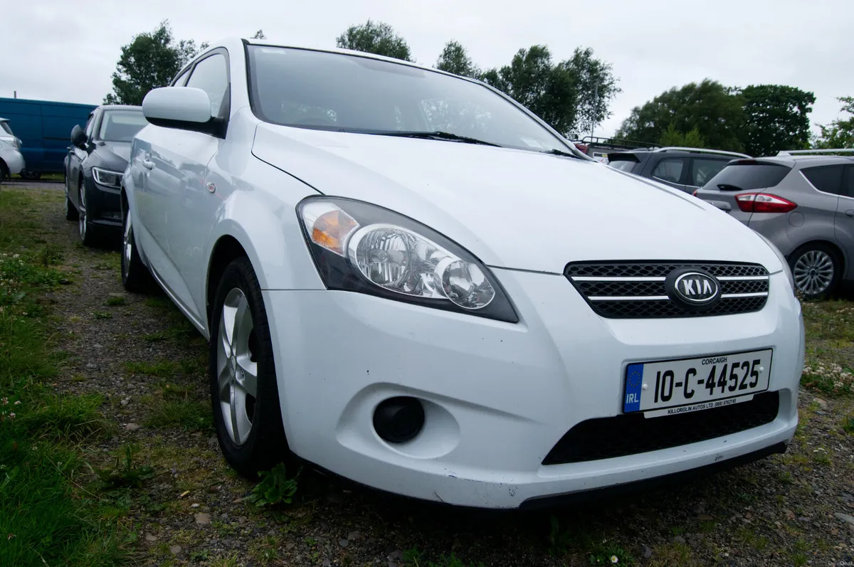 Kia Ceed 2010 pro-cee'd 1.4 LX - Image 1