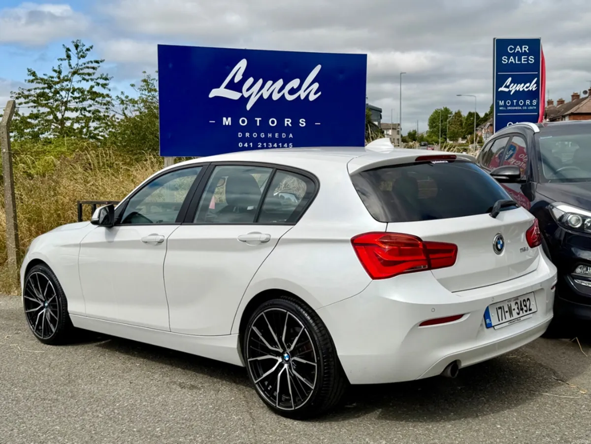 BMW 1-Series D EFFICIENCY DYNAMICS PLUS 5DR - Image 3