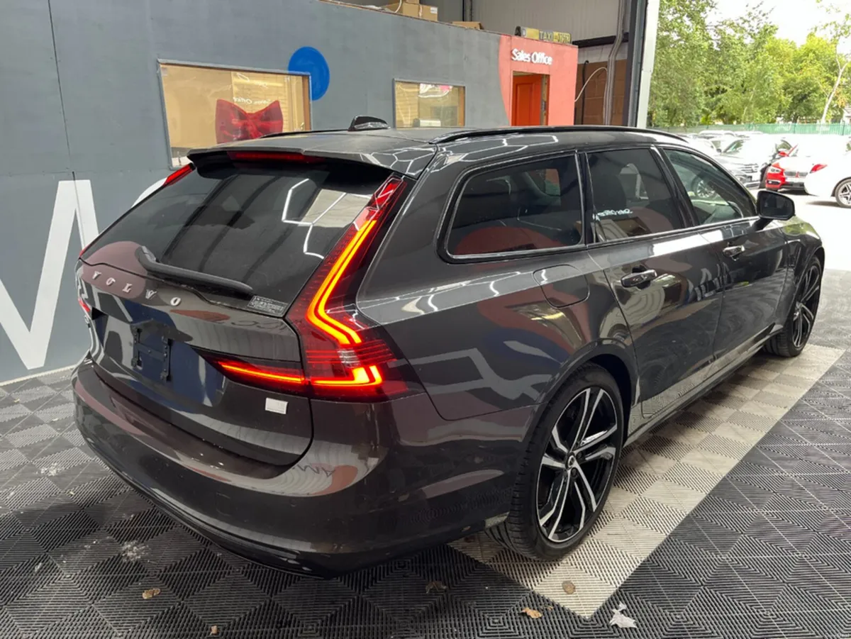 Volvo V90 2022 VOLVO V90 T8 PLUG-IN 2.0 AUTOMATIC - Image 2