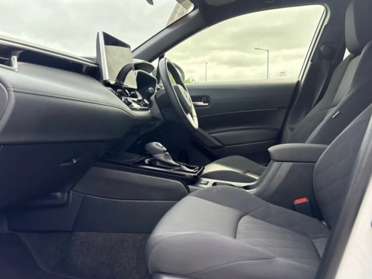 Toyota Corolla Cross - Sport- 1.8 Hybrid- New Mode - Image 6
