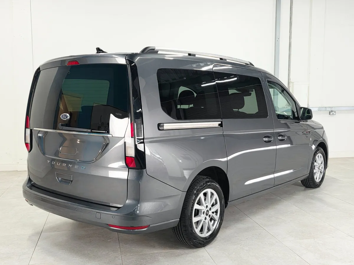 2.0 Tdi  122 BHP Titanium 7 Seat - Low Miles - Image 3
