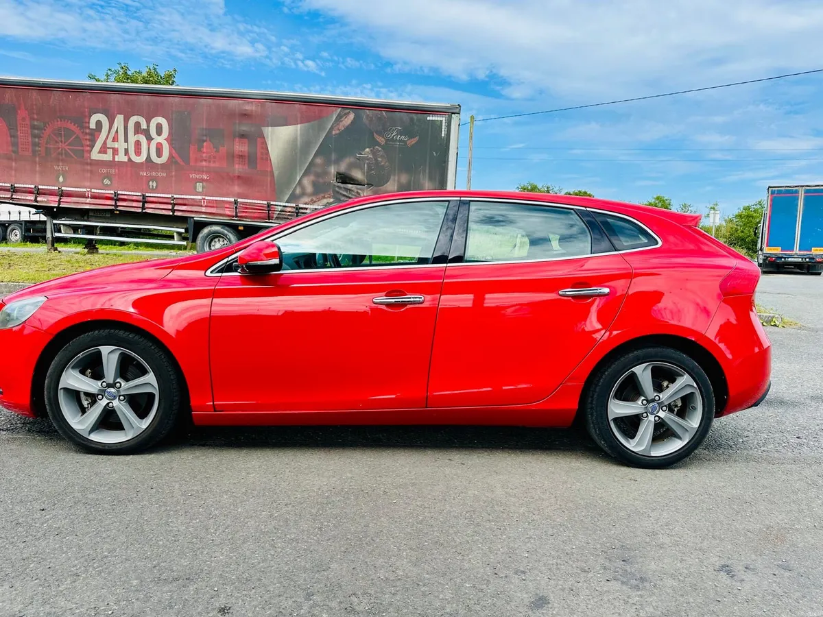 VOLO V40 T4 (2015) 1.6L PETROL AUTOMATIC VERY LOW - Image 6