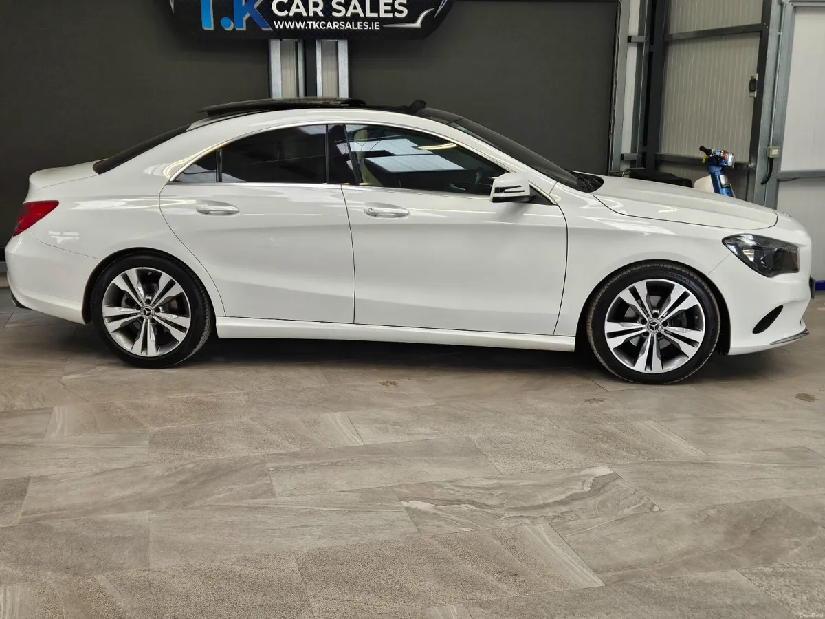 18 MERCEDES BENZ CLA 200 D URBAN - Image 3