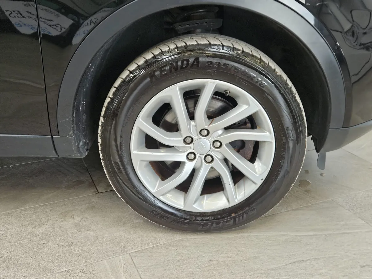 19 LANDROVER DISCOVERY SPORT 7 SEATER - Image 6