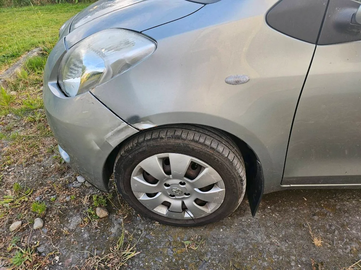 Toyota Yaris - Image 2