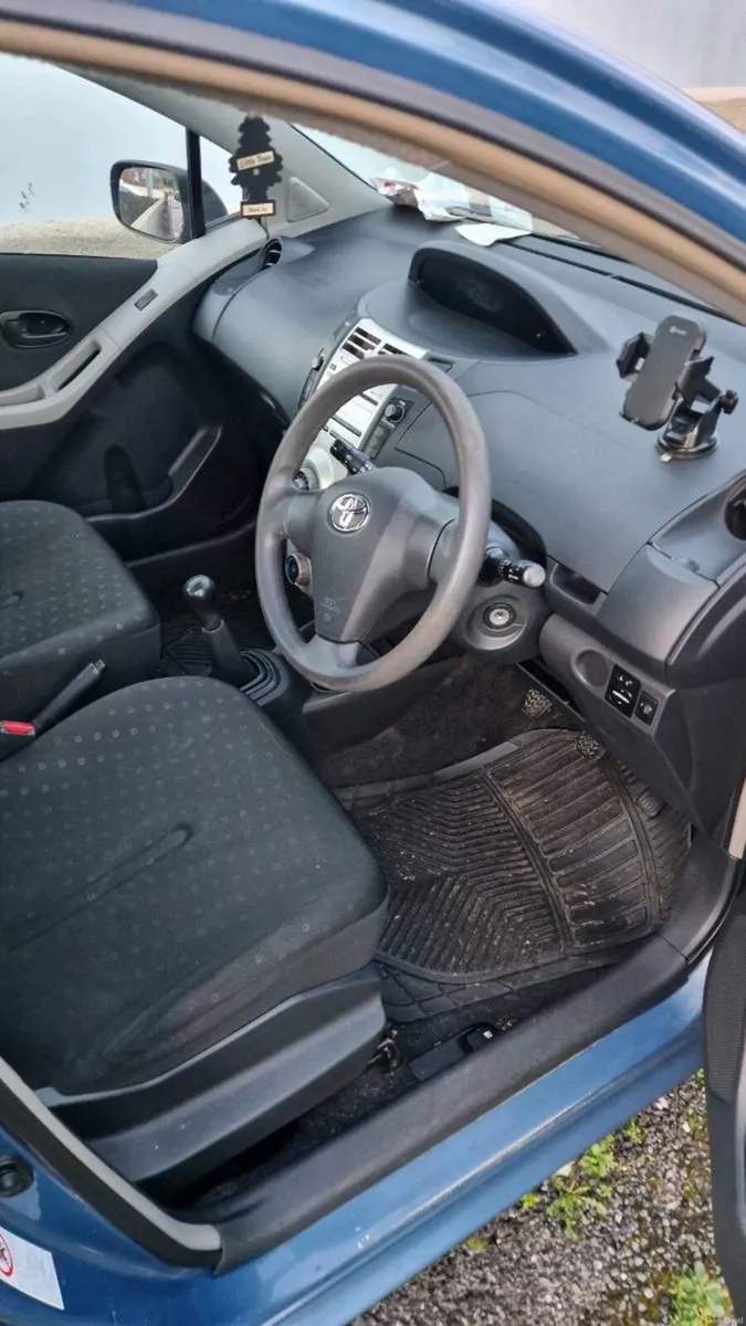 Car - Image 3