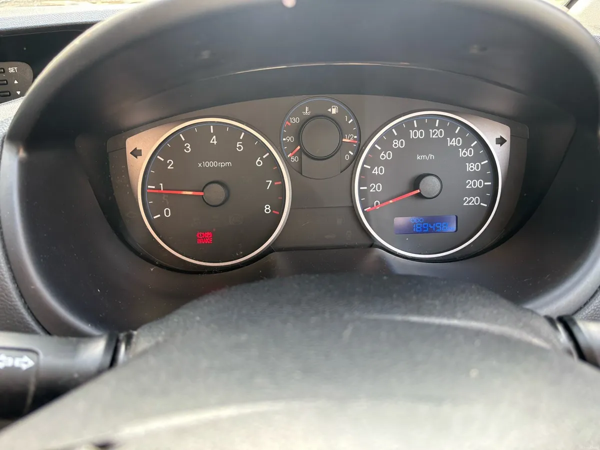 *ON HOLD*Hyundai i20 2011 **taxed and NCT 11/36** - Image 3