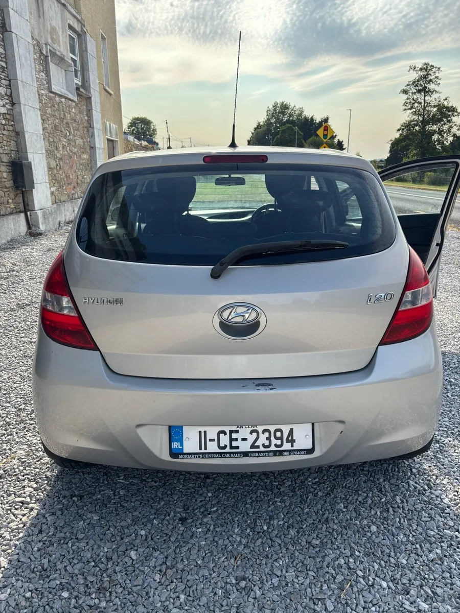*ON HOLD*Hyundai i20 2011 **taxed and NCT 11/36** - Image 5