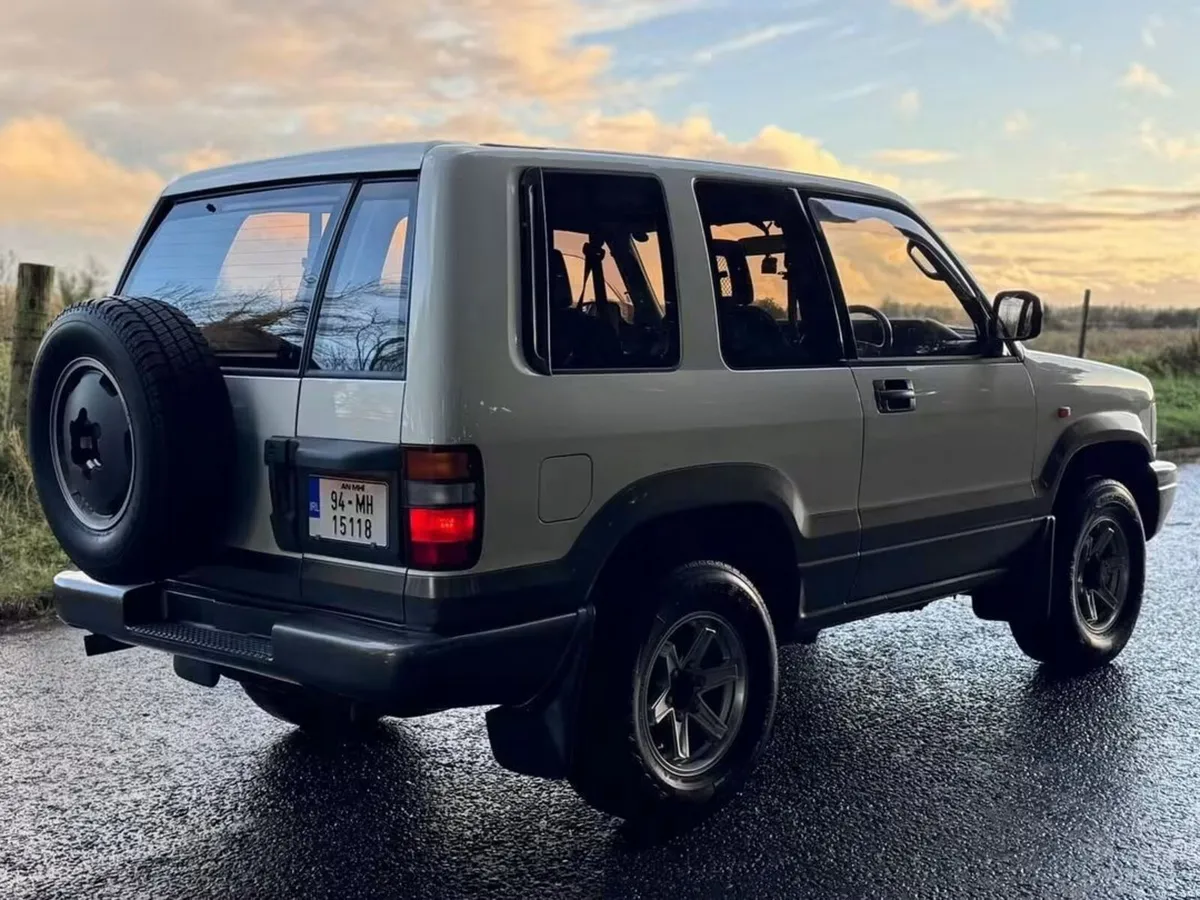 Isuzu Trooper 1994 - Image 2