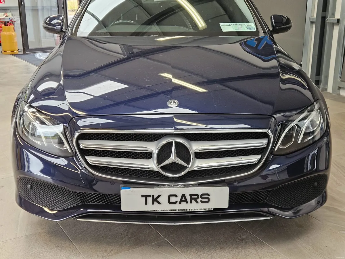 17 MERCEDES BENZ E-CLASS AVANTGARDE - Image 4
