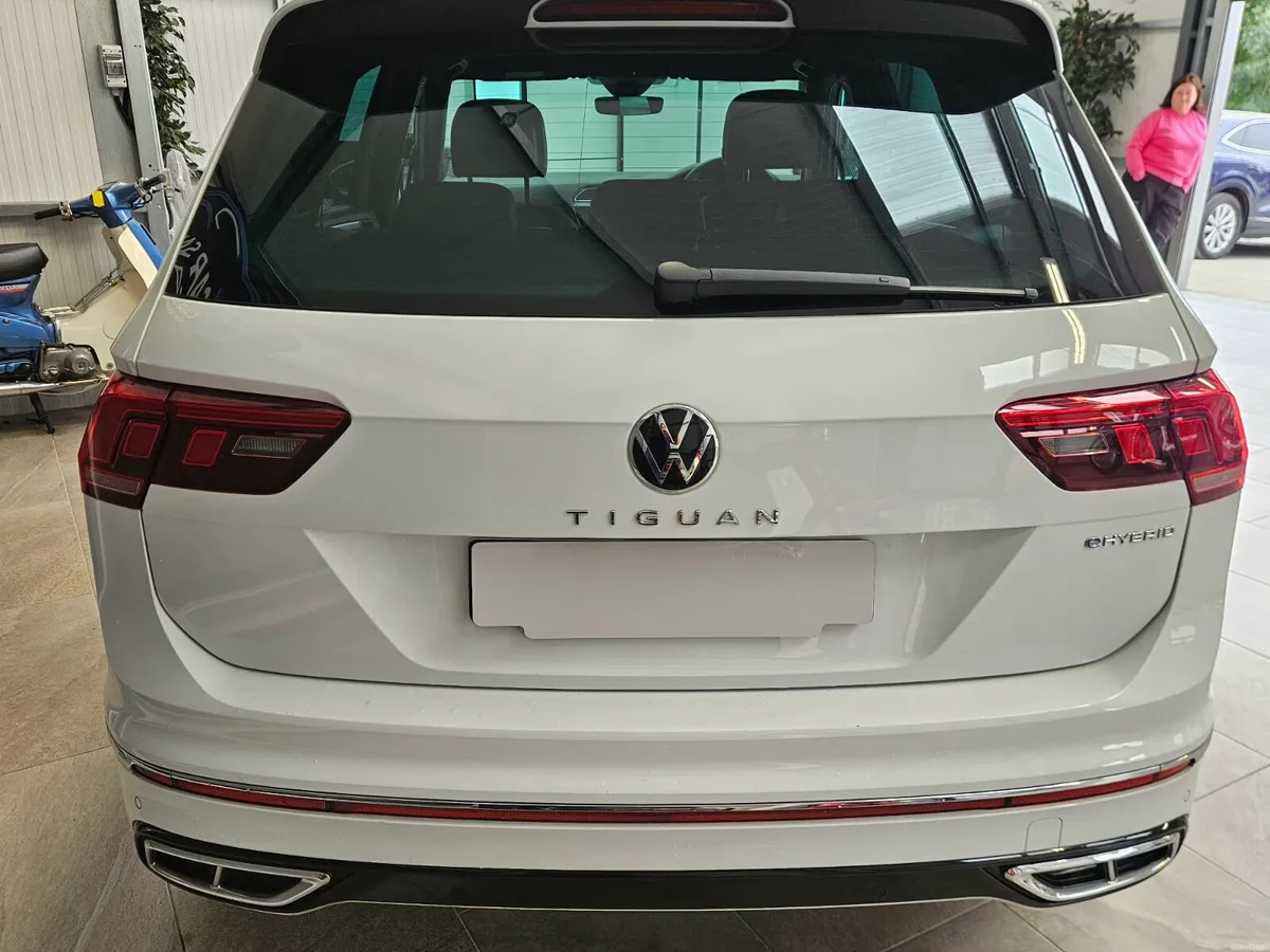 23 VOLKSWAGEN TIGUAN PETROL PLUG IN HYBRID - Image 6