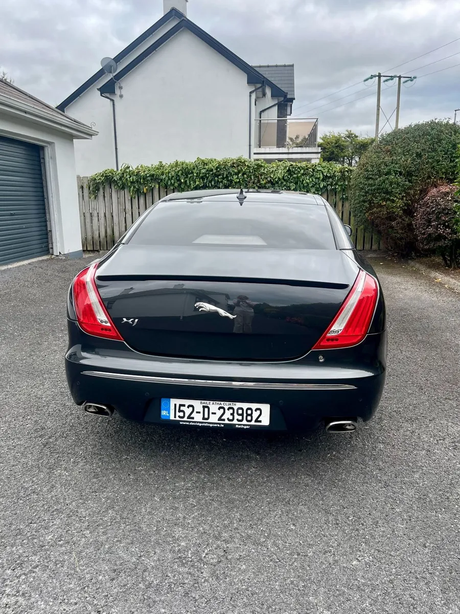Jaguar XJ 2015 - Image 2