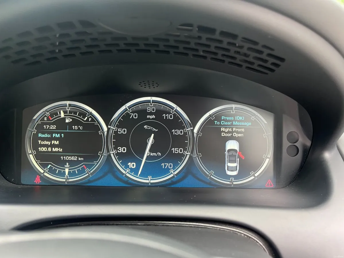 Jaguar XJ 2015 - Image 6