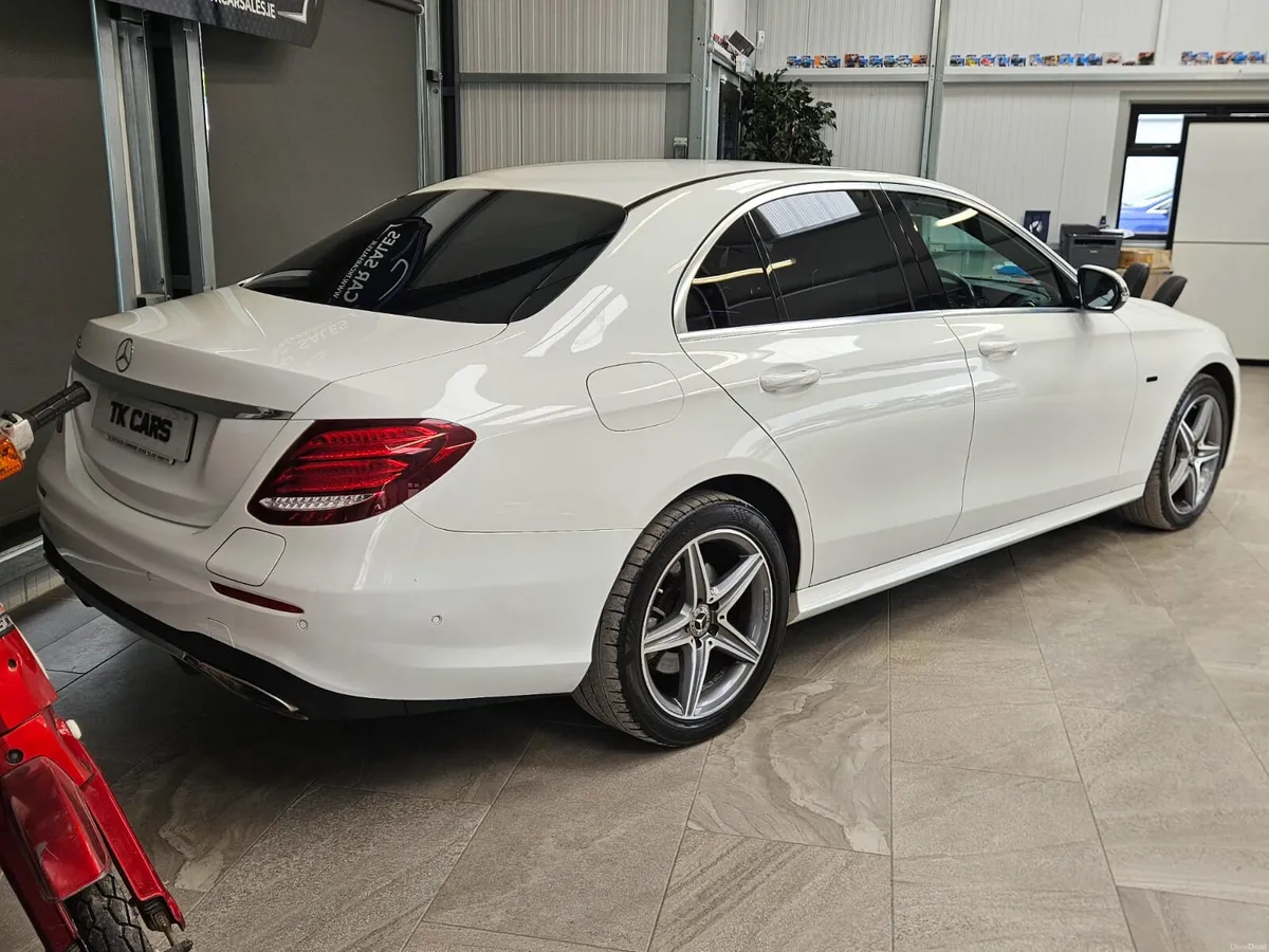 20 MERCEDES E300 E AMG LINE PREMIUM EDITION 320 BH - Image 2