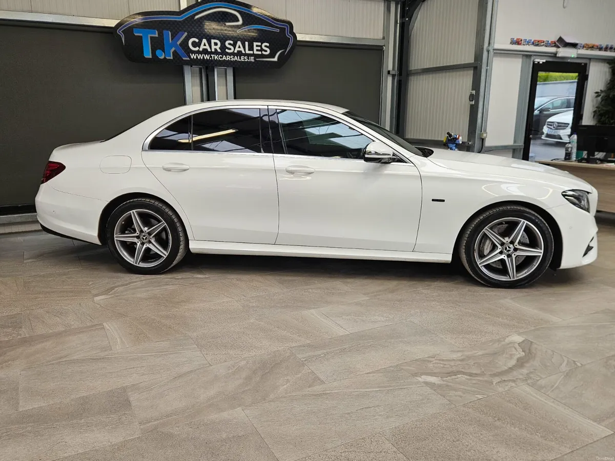 20 MERCEDES E300 E AMG LINE PREMIUM EDITION 320 BH - Image 3