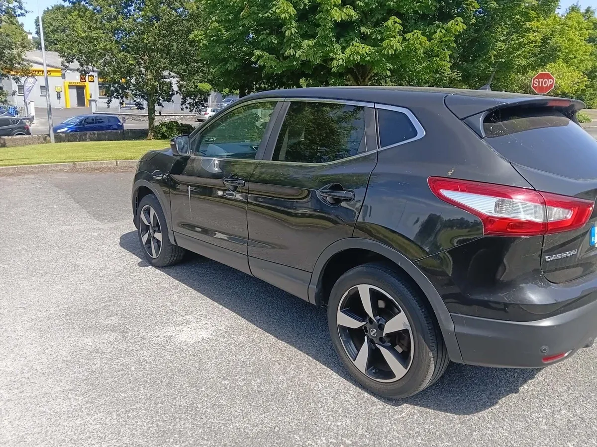2017 Nissan Qaushqai N-Connecta - Image 2