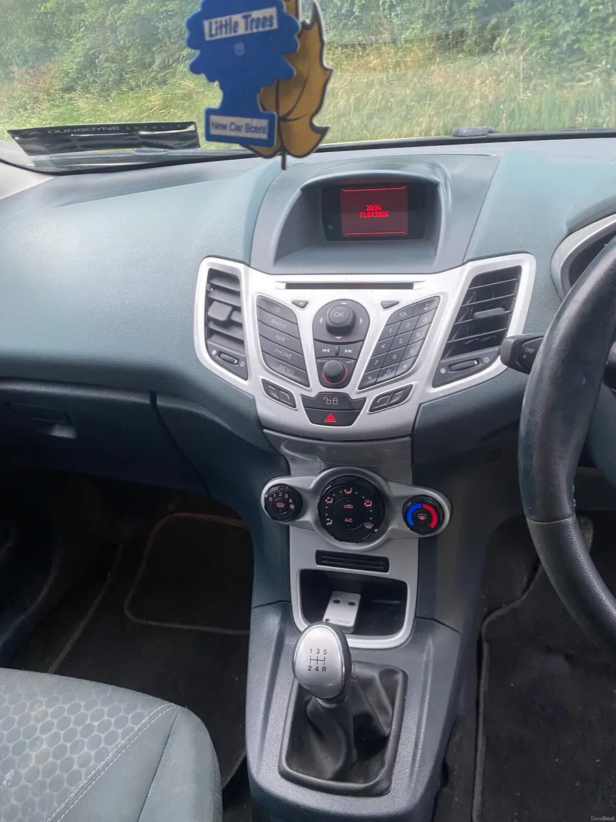 Ford Fiesta 2010 - Image 4