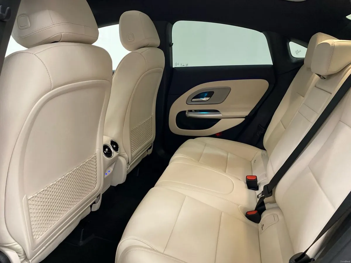 Mercedes-Benz CLA CLA 200 SALOON PROGRESSIVE - Image 4