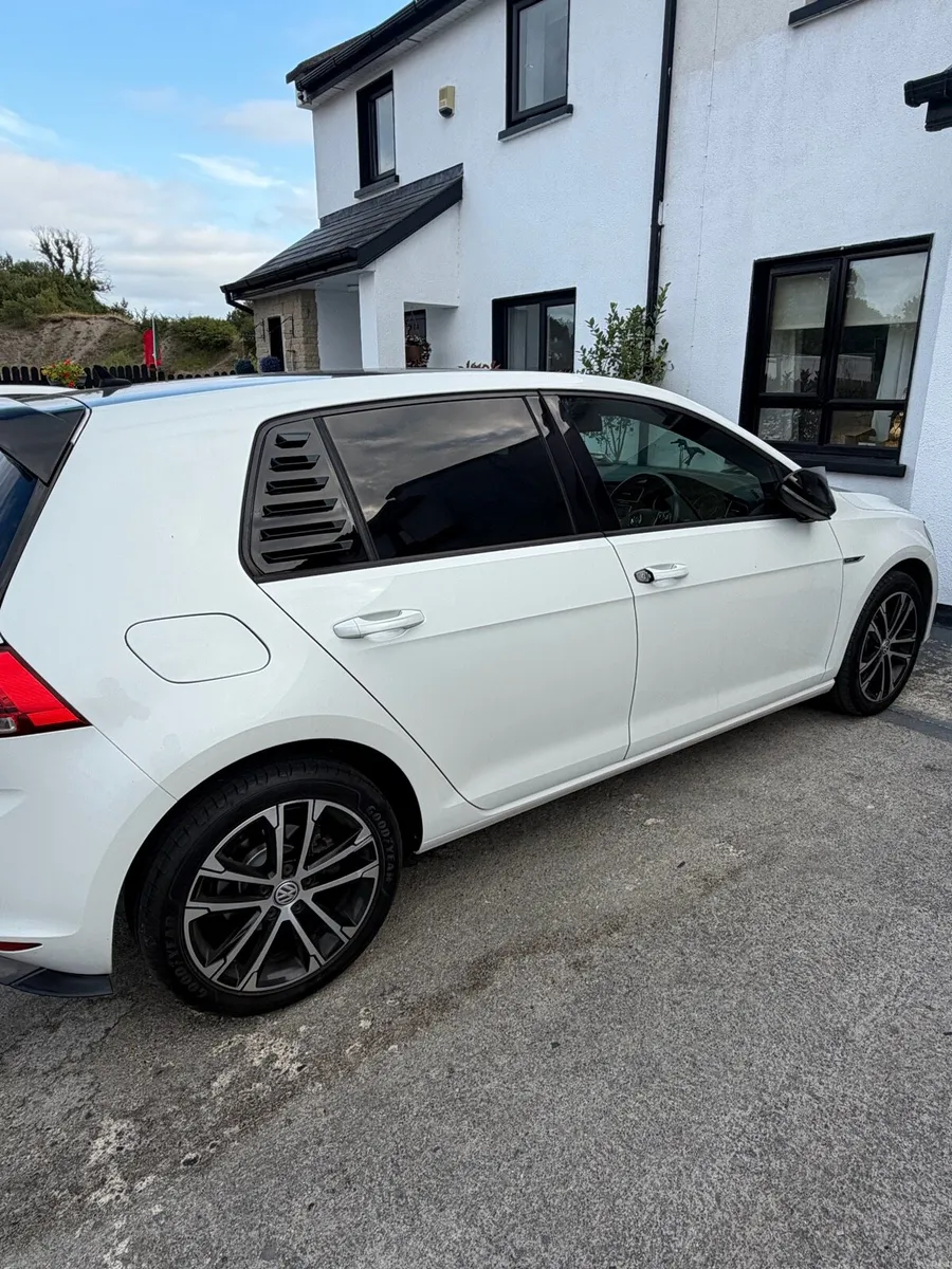 Car - Image 3