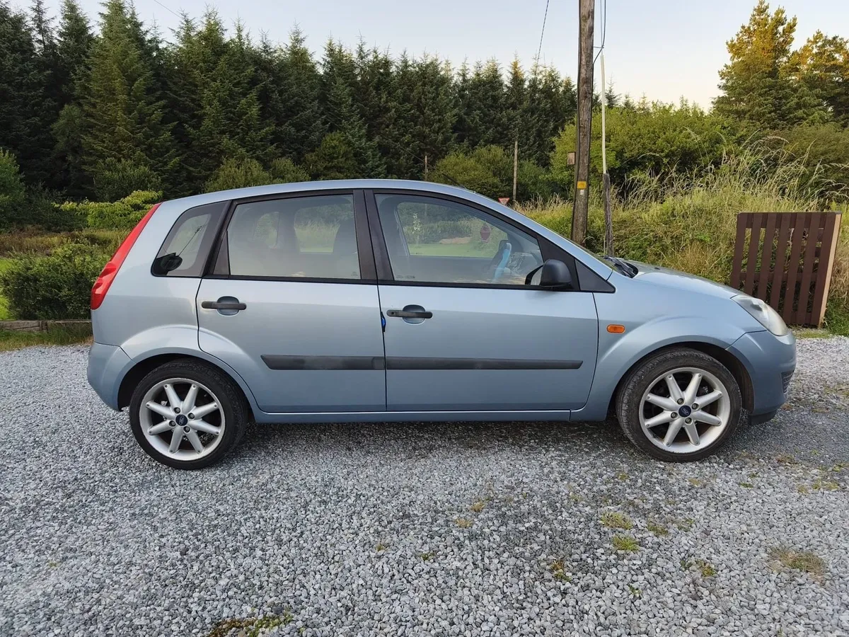 Ford fiesta - Image 2