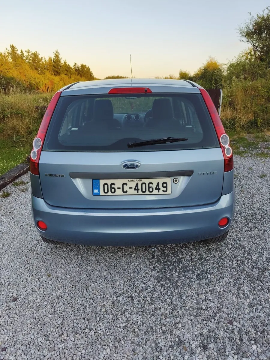 Ford fiesta - Image 4