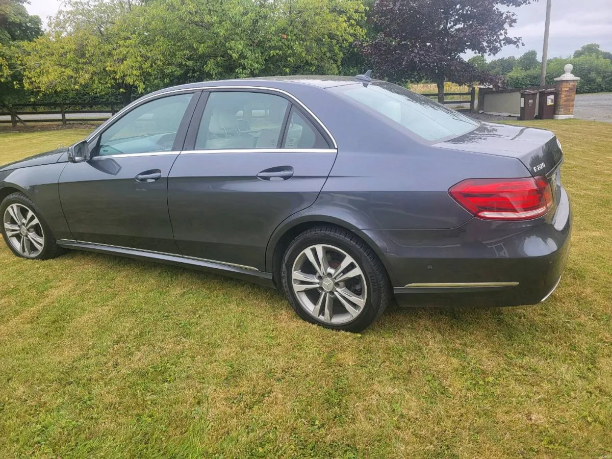 Mercedes E220D - Image 2
