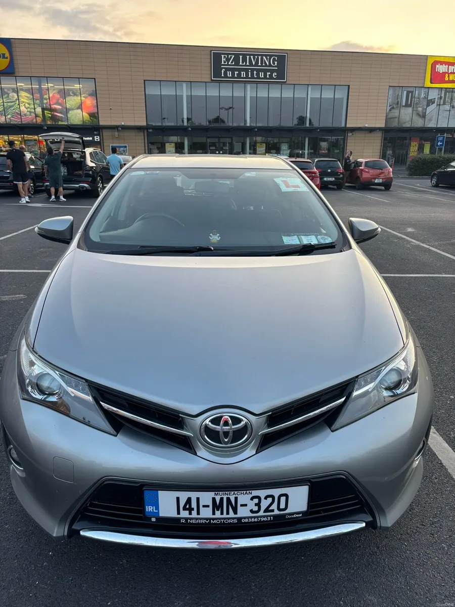Toyota Auris 2014 | Wireless CarPlay | 6-speed | - Image 1