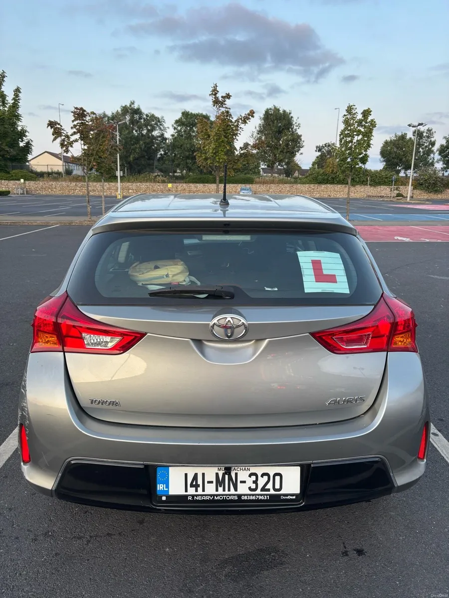 Toyota Auris 2014 | Wireless CarPlay | 6-speed | - Image 3