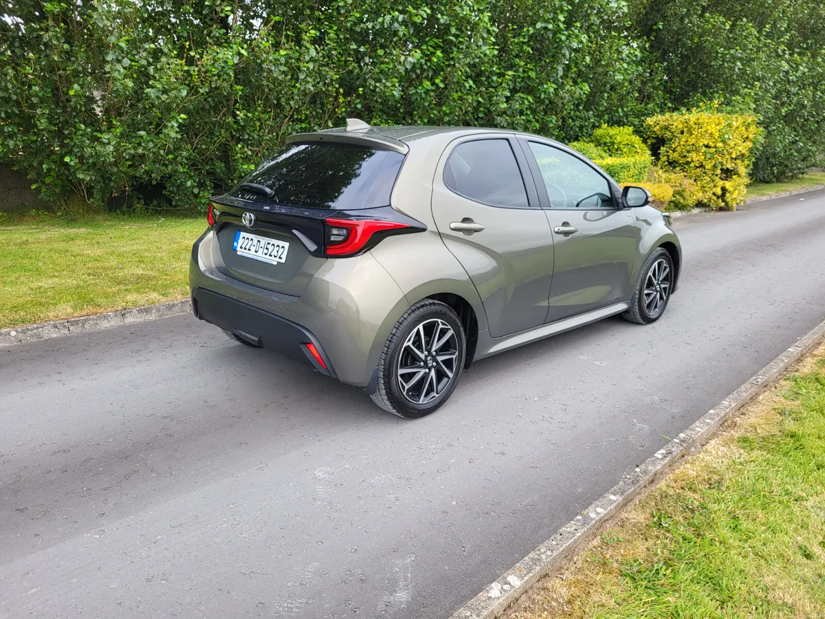 Toyota Yaris   Luna  SPORT   1L manual - Image 3