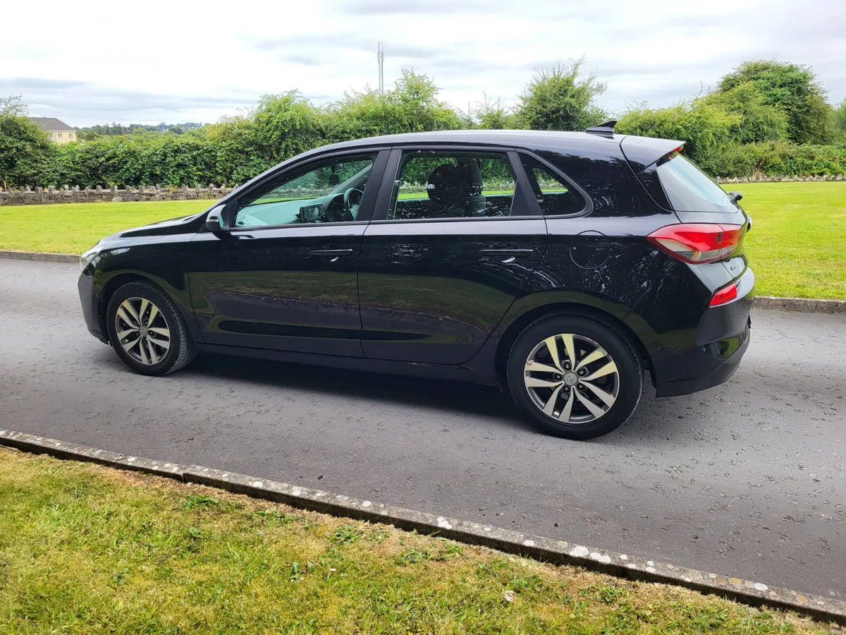 Hyundai i30 1.6 Diesel. 2018 - Image 4