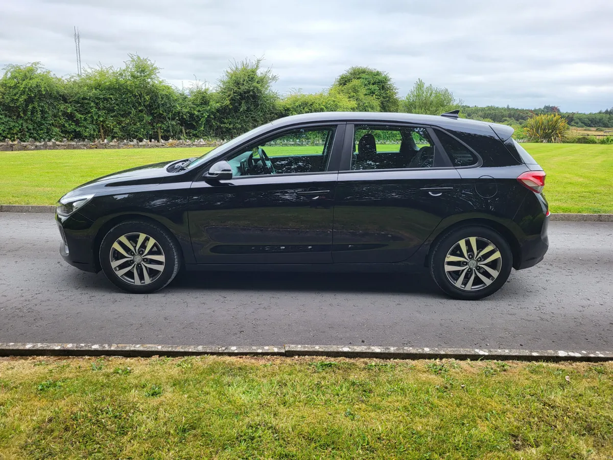 Hyundai i30 1.6 Diesel. 2018 - Image 5