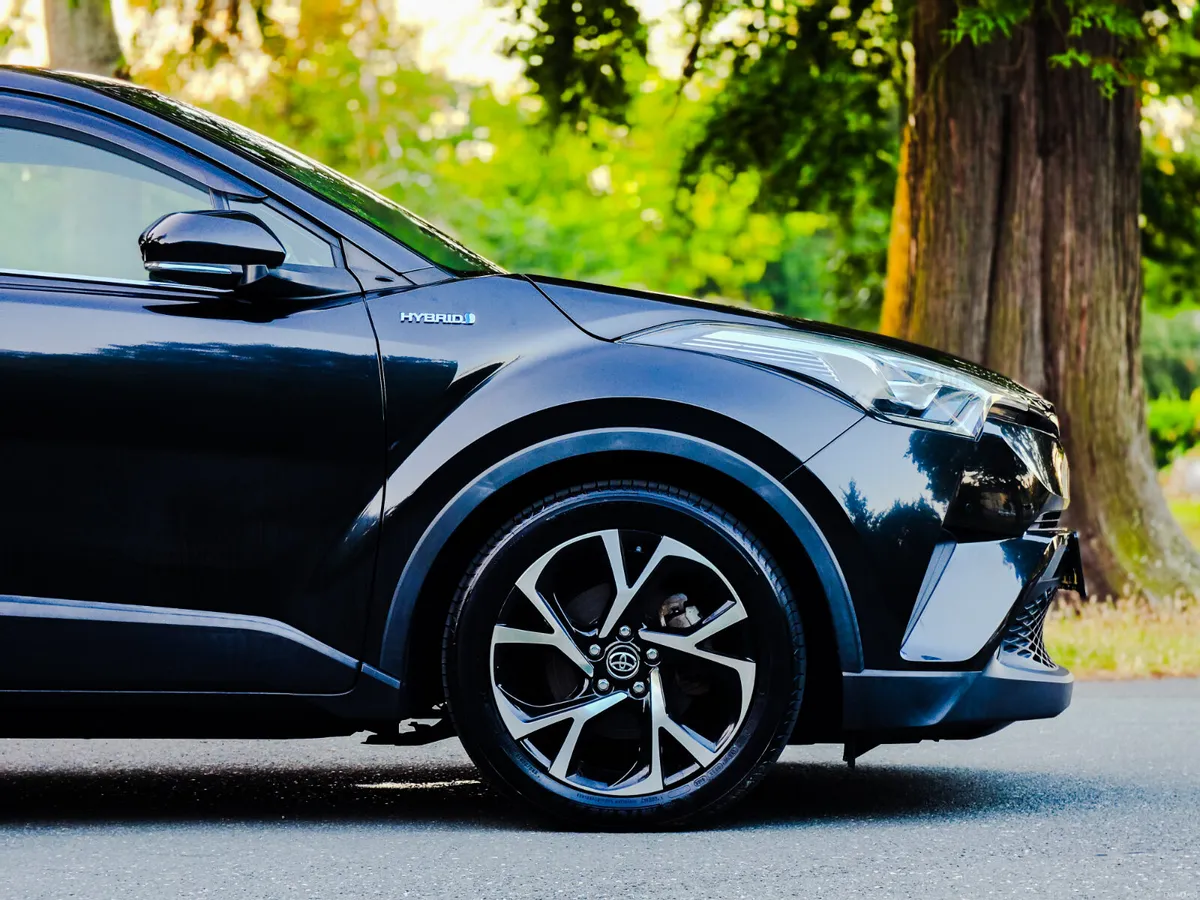 2018 Toyota C-HR 1.8 Petrol Hybrid Auto G Package - Image 4