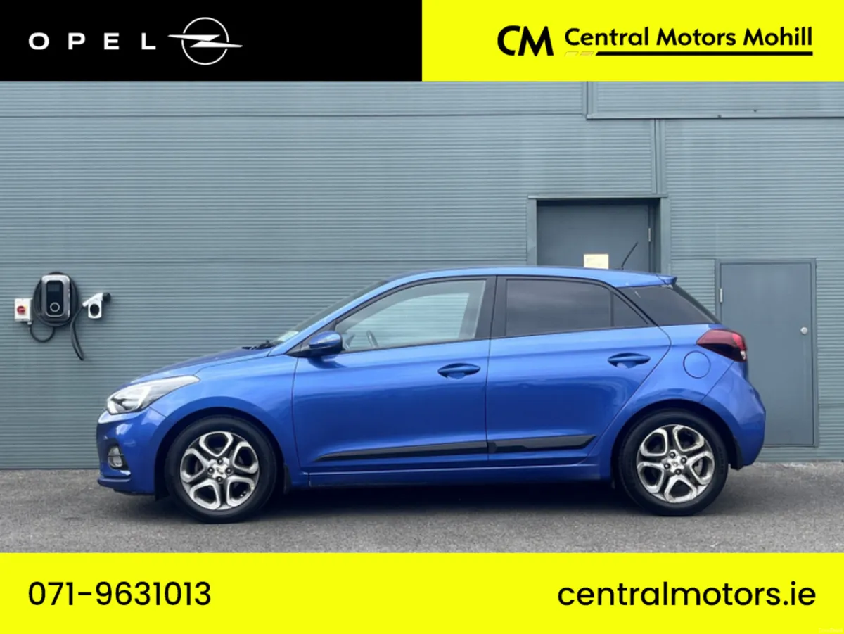 Hyundai i20 ACTIVE DELUXE PLUS 5DR *  Low Mileage - Image 2