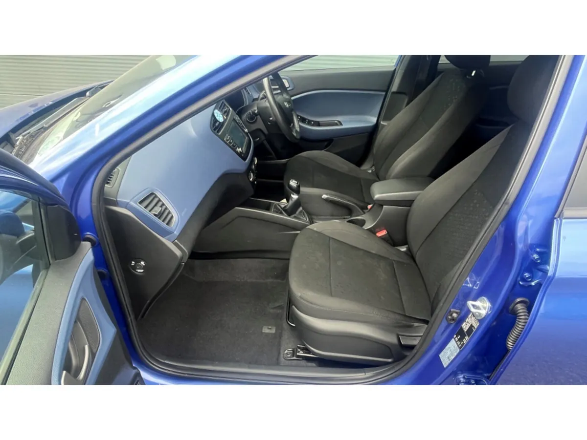 Hyundai i20 ACTIVE DELUXE PLUS 5DR *  Low Mileage - Image 5