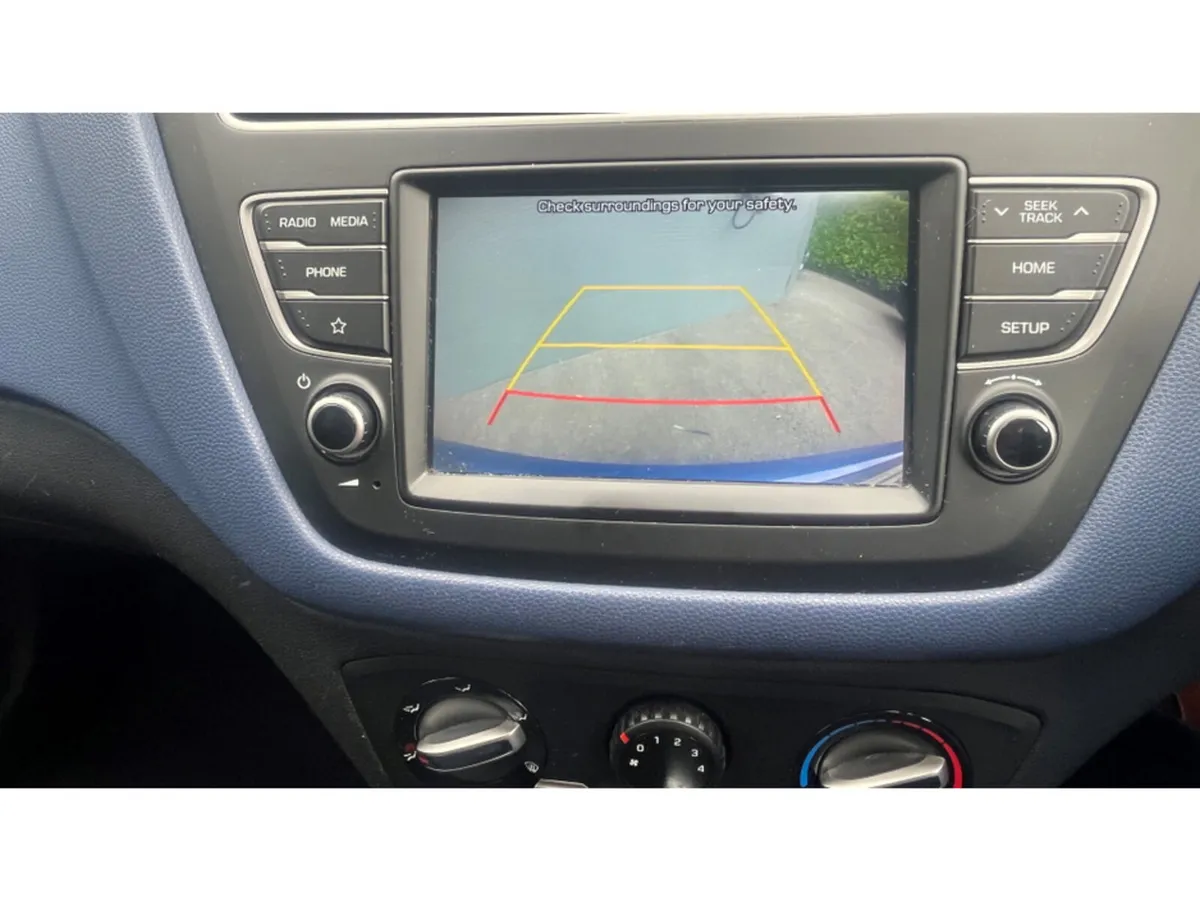 Hyundai i20 ACTIVE DELUXE PLUS 5DR *  Low Mileage - Image 6