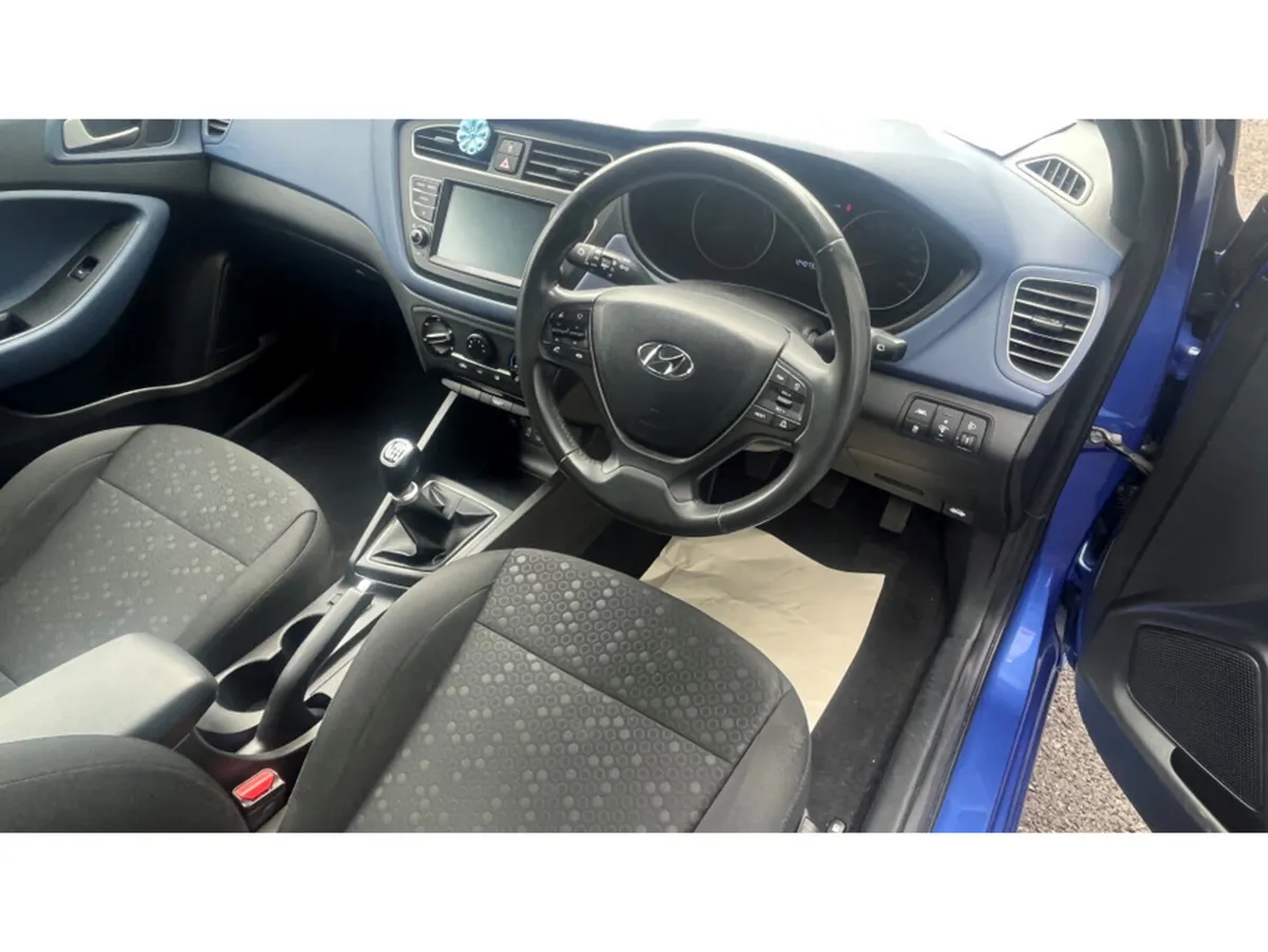 Hyundai i20 ACTIVE DELUXE PLUS 5DR *  Low Mileage - Image 4