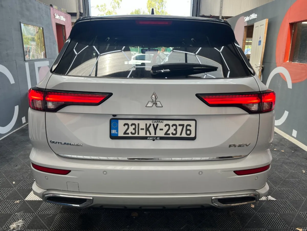 Mitsubishi Outlander 2023 MITSUBISHI OUTLANDER PHE - Image 3