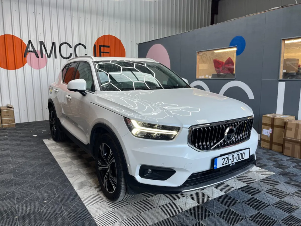 Volvo XC40 2022 VOLVO XC40 T5 PLUG-IN 1.5 AUTOMATI - Image 1