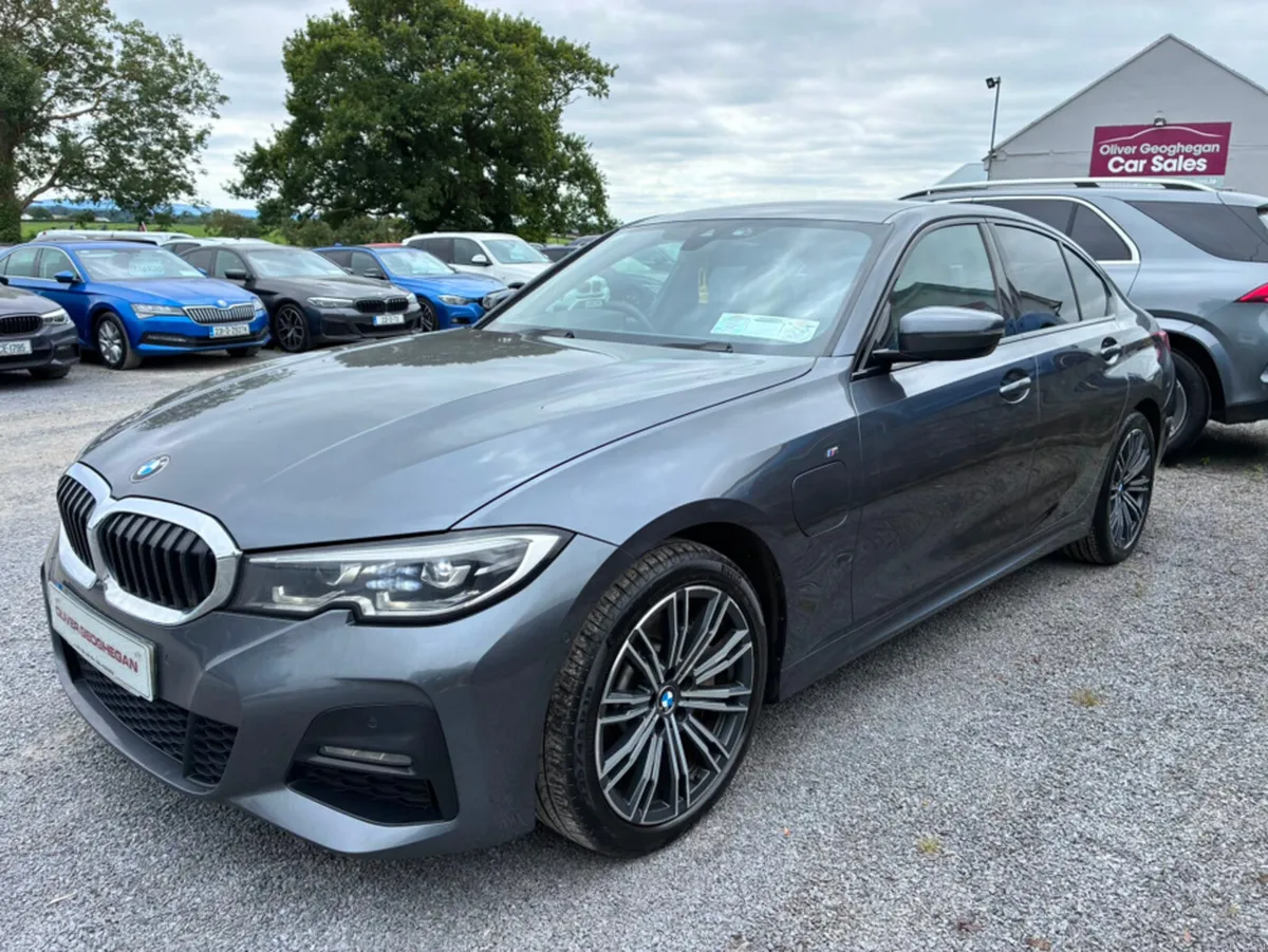 BMW 3-Series 330e M SPORT - Image 3