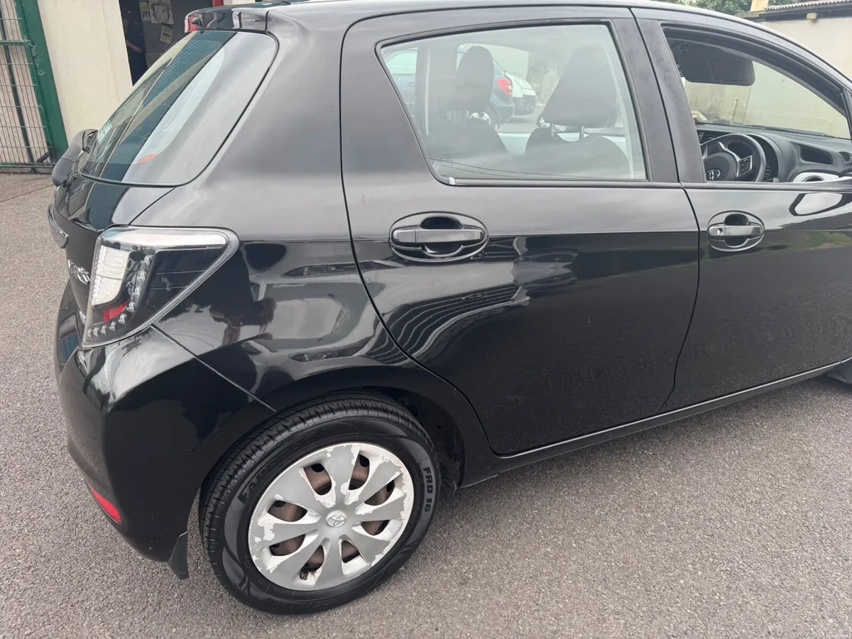 Toyota Yaris 2013 - Image 3