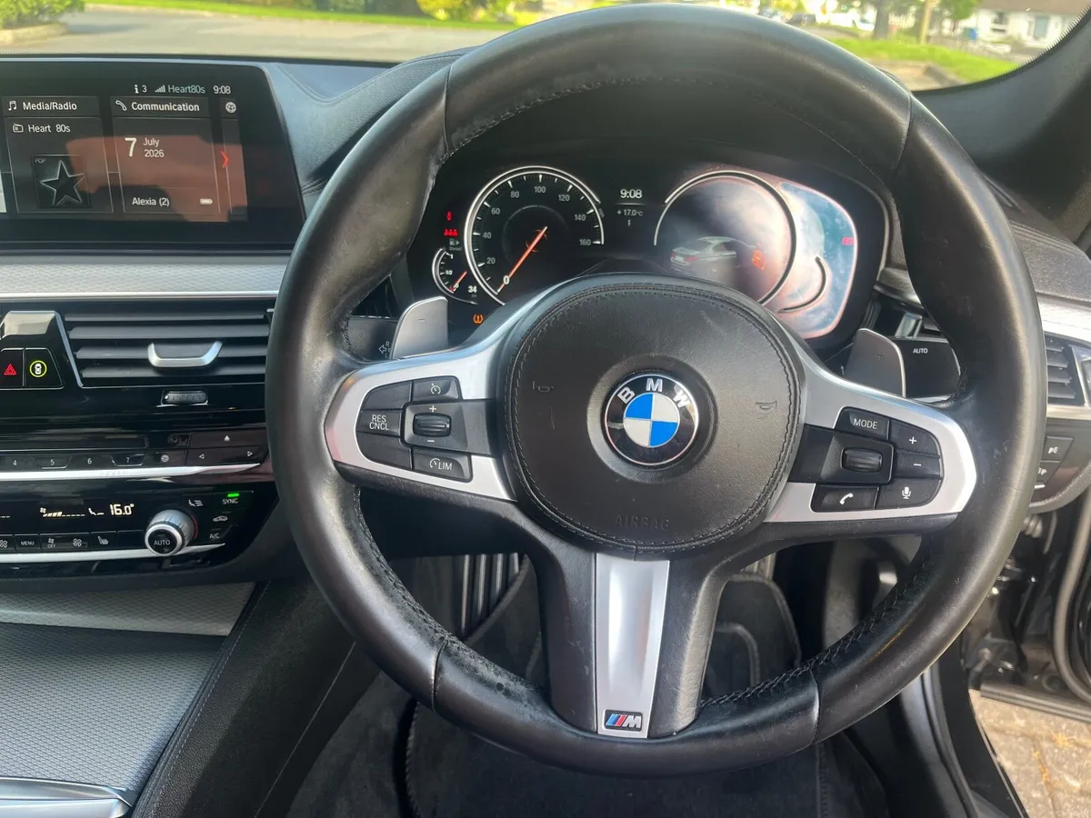 BMW 5-Series 2018 - Image 2