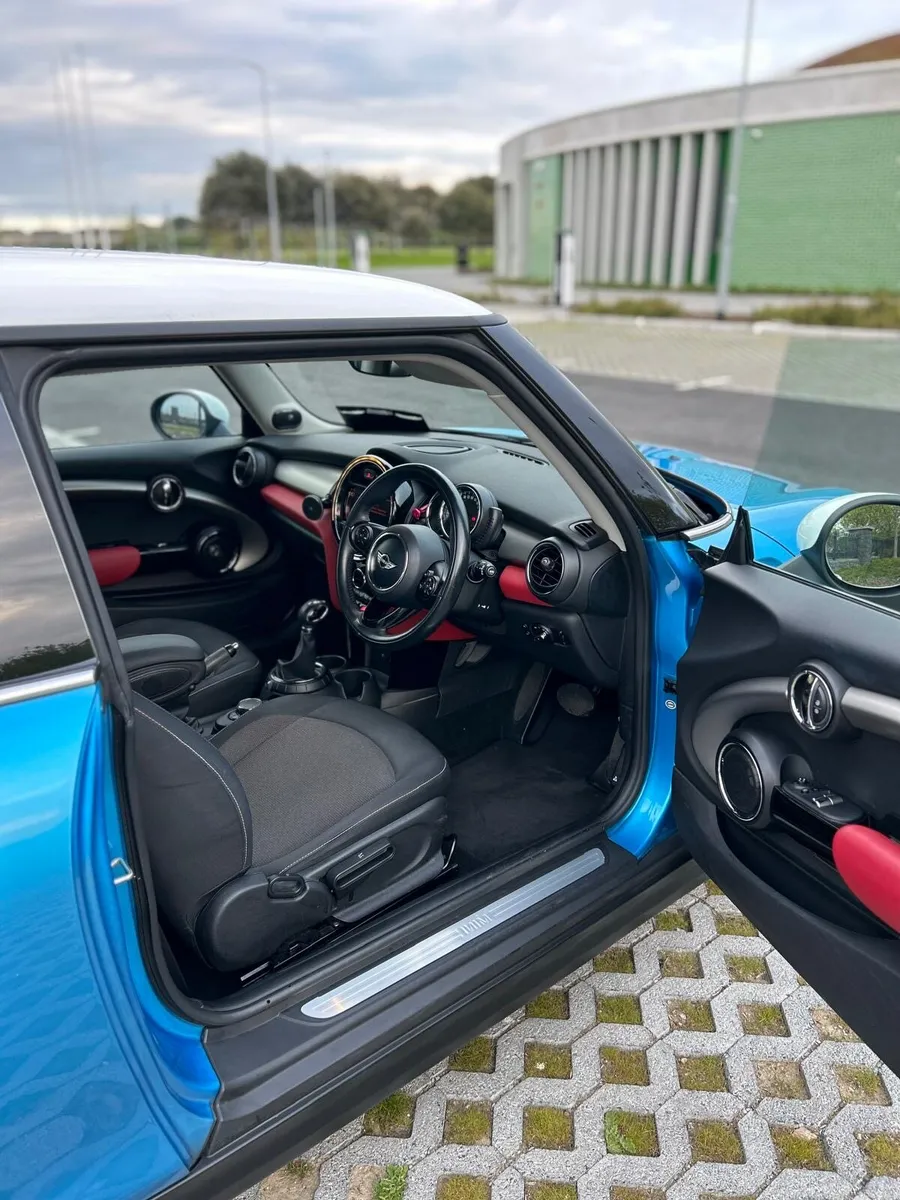 Mini Cooper 1.5 petrol Auto High Spec - Image 6