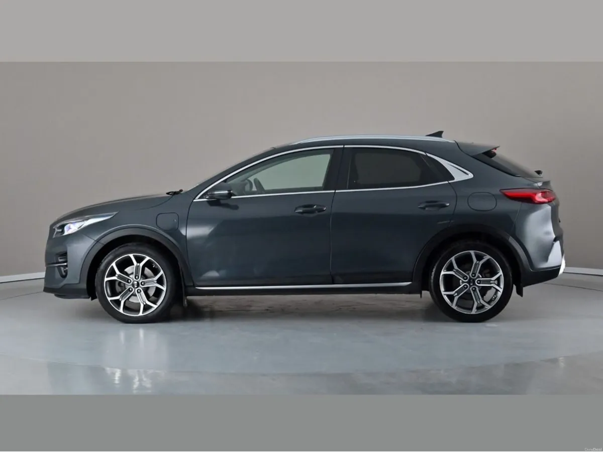 Kia XCeed Phev 5DR Auto - Image 3