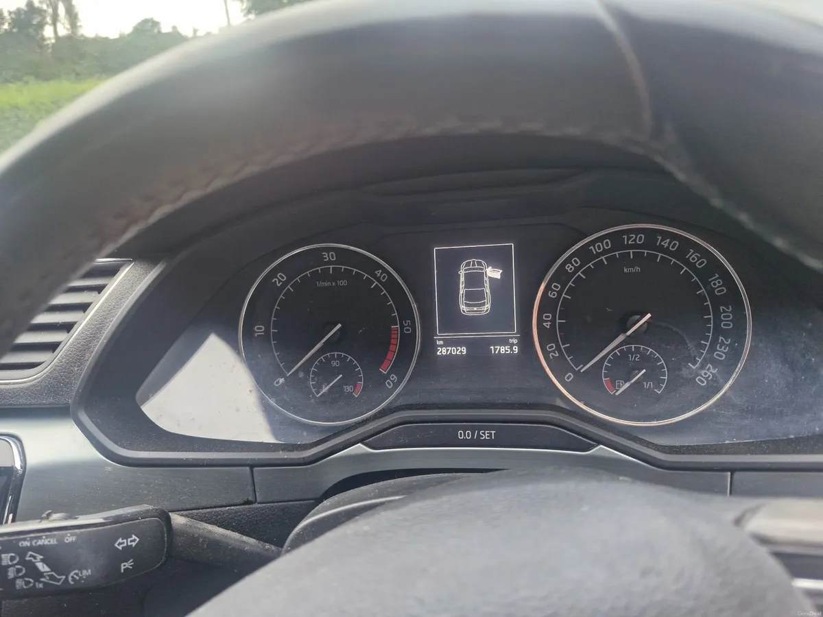 Skoda Superb 2017 - Image 3
